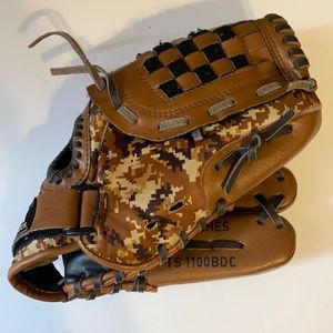 Adidas Boys Youth Baseball Easy Close Glove